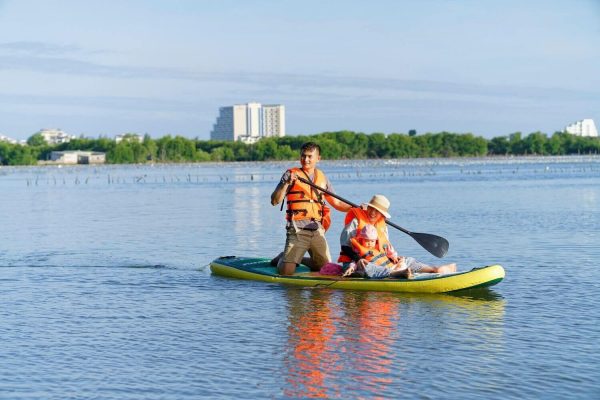chèo sup khám phá rừng đước cam lâm