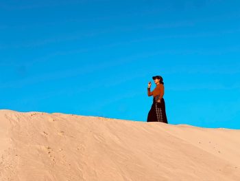 khách check in đồi cát trắng ở đầm thủy triều