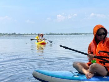 chèo sup đầm thủy triều cam lâm
